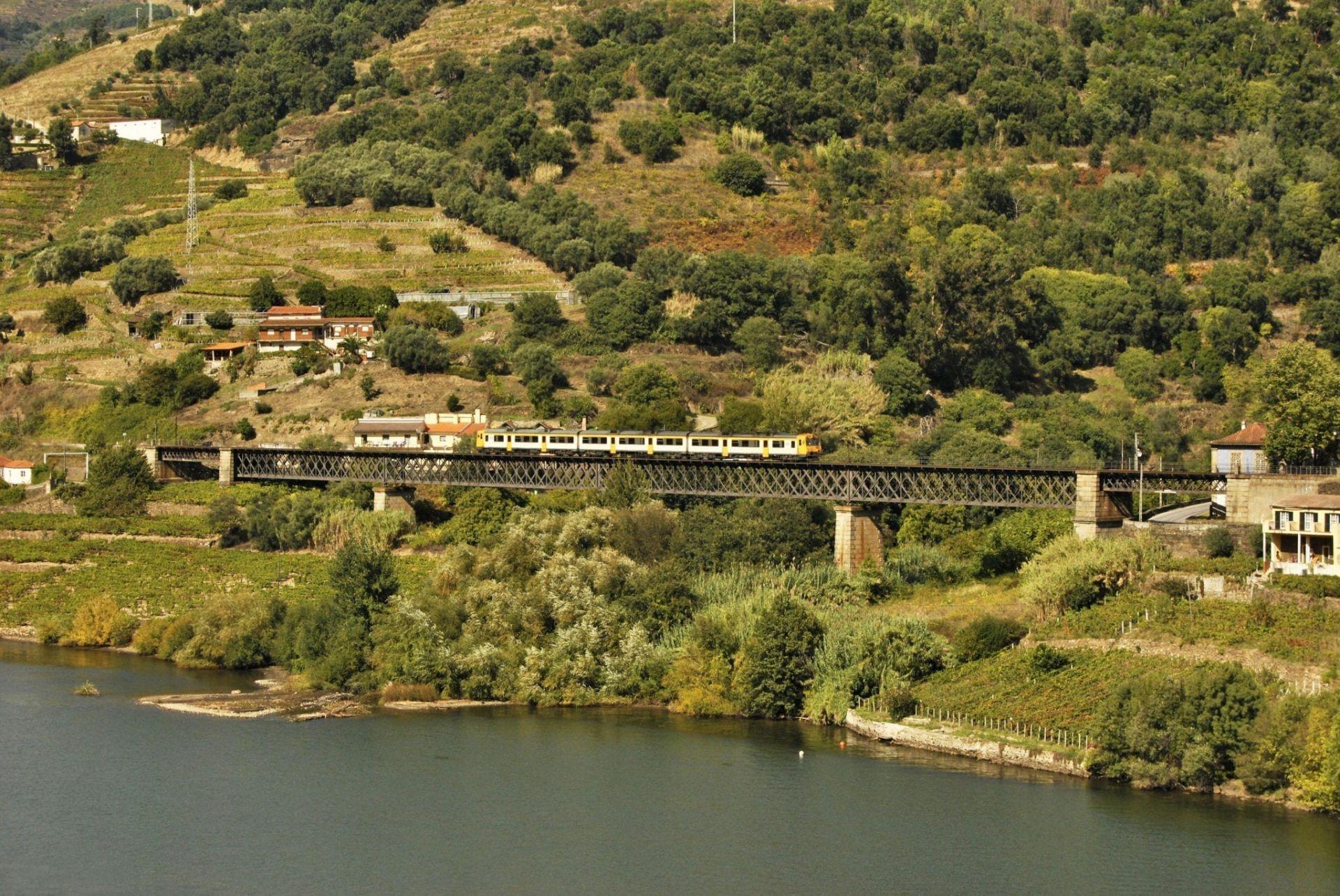La ligne du Douro et ses Tr&eacute;sors