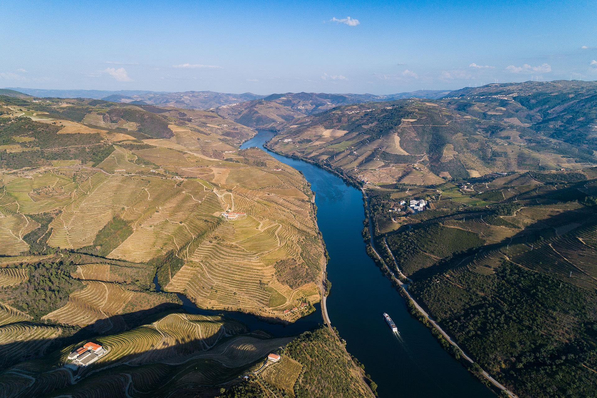 S&atilde;o Leonardo de Galafura: Monumental Viewpoint to the Douro