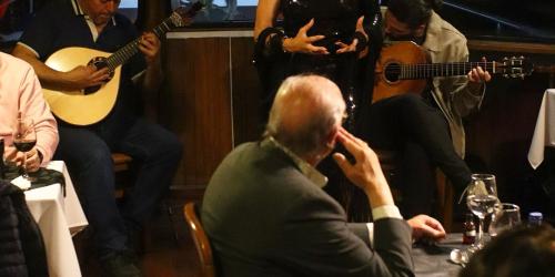 Cruzeiro com Jantar e Fado a bordo