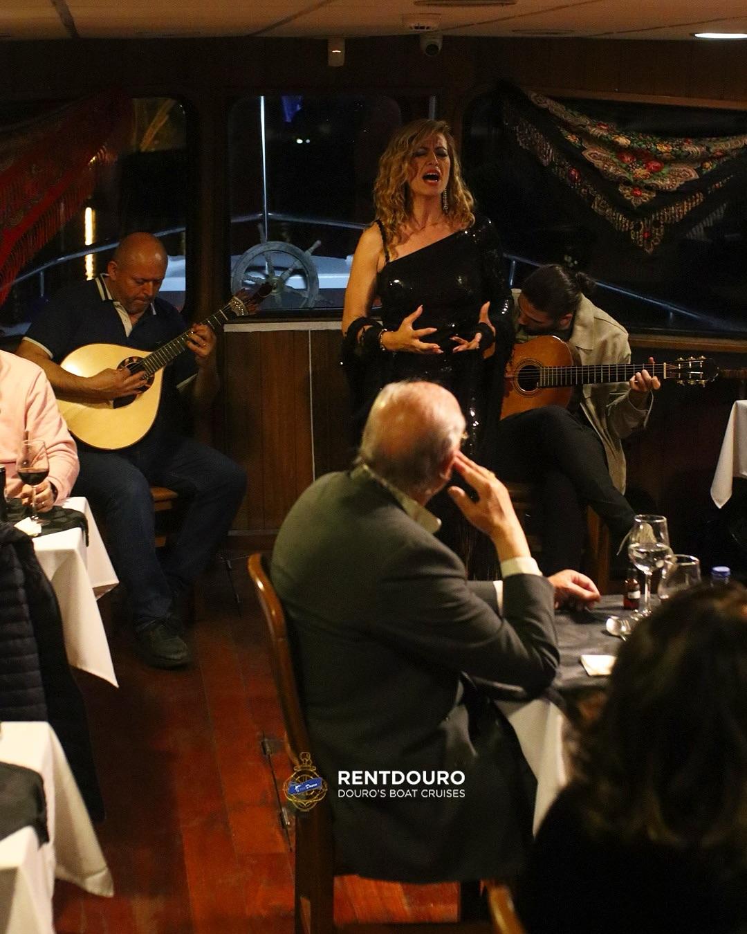 Cruise with Dinner and Fado On Board - 1
