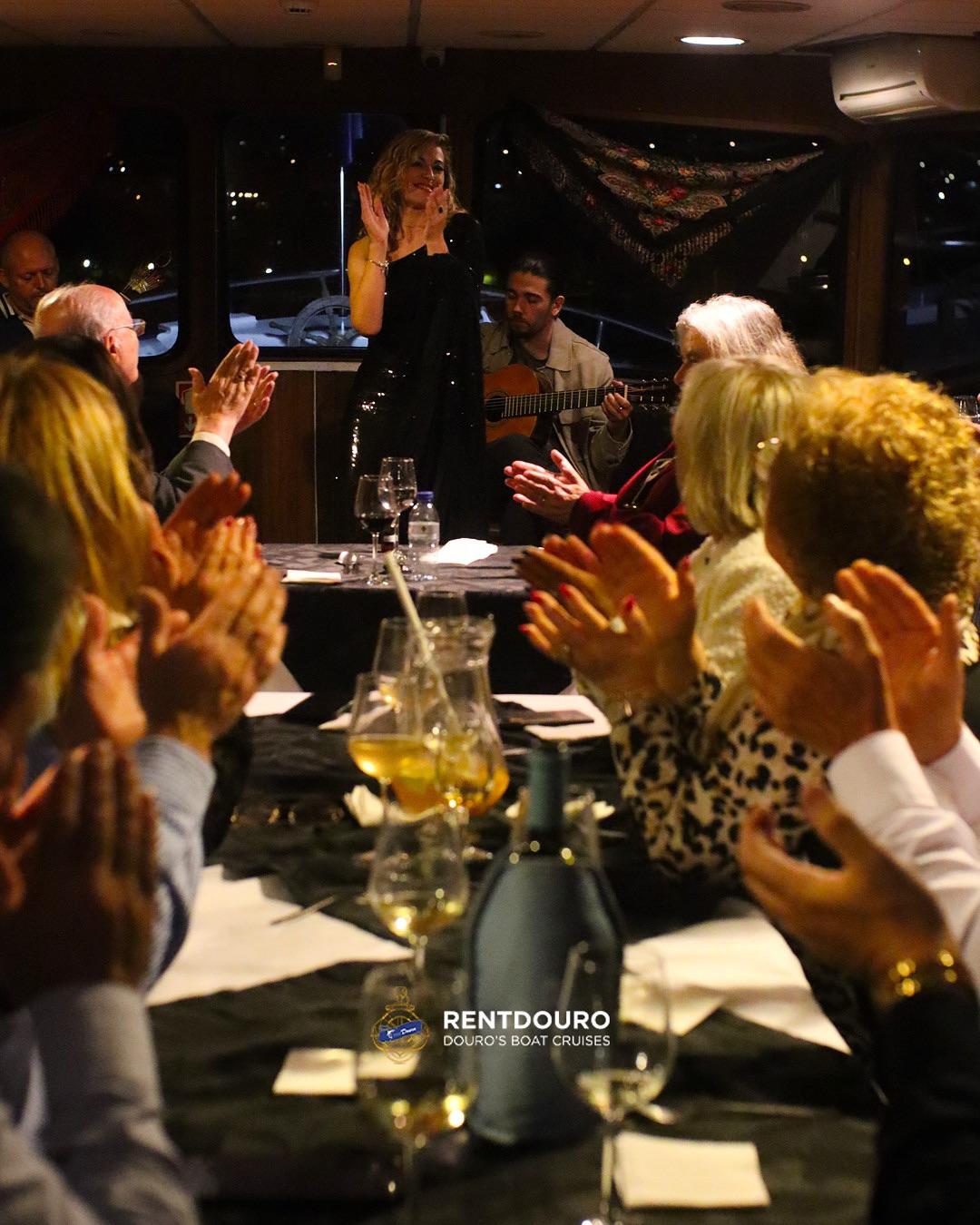 Cruise with Dinner and Fado On Board - 3