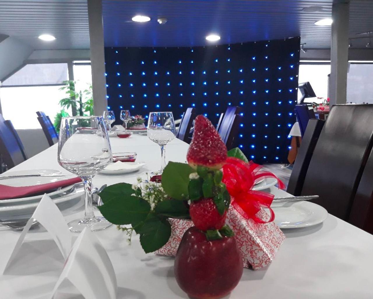 Croisi&egrave;re Priv&eacute;e pir Groupes avec D&eacute;jeuner ou D&icirc;ner - 4